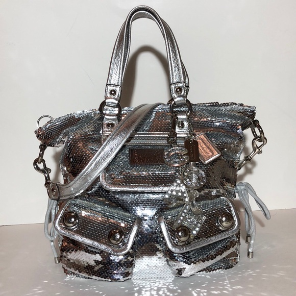 purse clasp spotlight